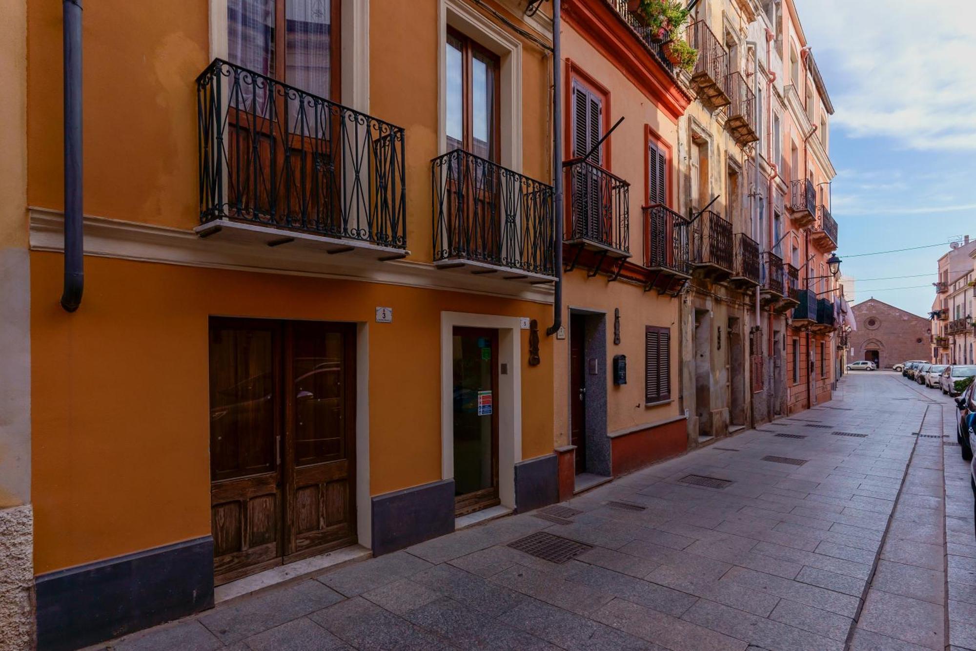 Hotel Il Palazz8 à Iglesias Extérieur photo